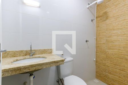 Banheiro de kitnet/studio para alugar com 1 quarto, 28m² em Vila Gustavo, São Paulo