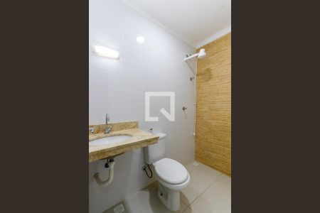 Banheiro de kitnet/studio para alugar com 1 quarto, 28m² em Vila Gustavo, São Paulo