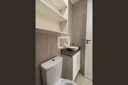 Banheiro de kitnet/studio para alugar com 1 quarto, 25m² em Vila Sonia, São Paulo