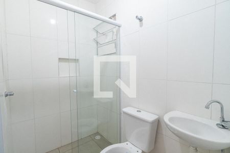 Banheiro de kitnet/studio para alugar com 1 quarto, 27m² em Americanópolis, São Paulo