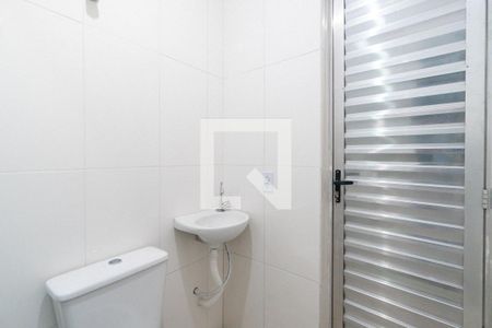 Banheiro de kitnet/studio para alugar com 1 quarto, 27m² em Americanópolis, São Paulo