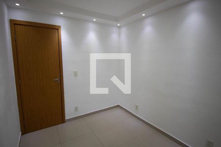 Quarto 1 de apartamento para alugar com 2 quartos, 49m² em Parada de Lucas, Rio de Janeiro