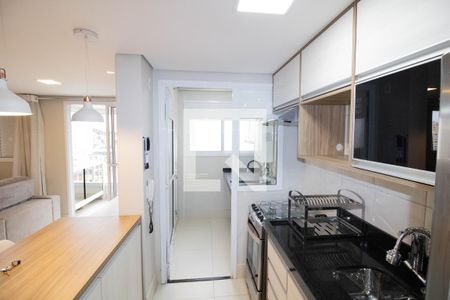 Cozinha de apartamento para alugar com 1 quarto, 57m² em Cidade São Francisco, São Paulo