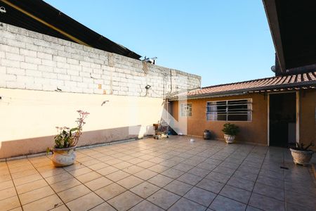 Casa à venda com 243m², 2 quartos e sem vaga Casa à venda com 243m², 2 quartos e sem vagaQuintal
