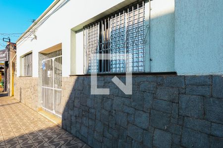 Casa à venda com 243m², 2 quartos e sem vaga Casa à venda com 243m², 2 quartos e sem vagaFachada