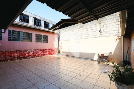 Casa à venda com 243m², 2 quartos e sem vaga Casa à venda com 243m², 2 quartos e sem vagaQuintal