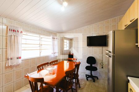Casa à venda com 243m², 2 quartos e sem vaga Casa à venda com 243m², 2 quartos e sem vagaCozinha
