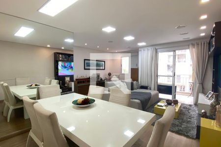 Sala de apartamento à venda com 2 quartos, 79m² em Jardim Tupanci, Barueri