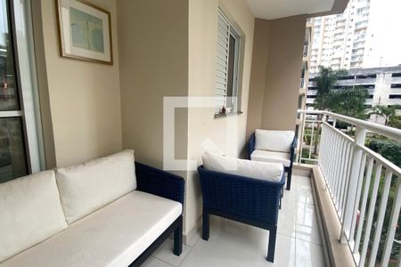 Varanda de apartamento à venda com 2 quartos, 79m² em Jardim Tupanci, Barueri