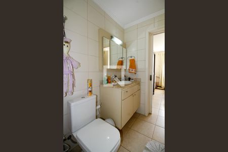 Banheiro da Suíte de casa à venda com 3 quartos, 227m² em Santo Antônio, Porto Alegre