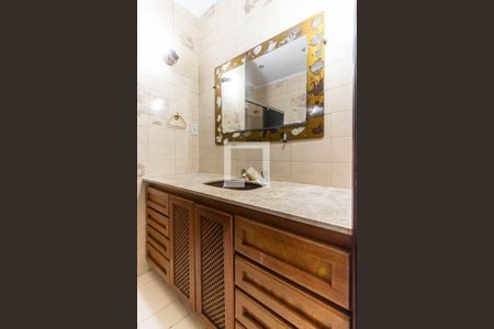 Apartamento à venda com 214m², 4 quartos e 1 vaga Apartamento à venda com 214m², 4 quartos e 1 vagaBanheiro