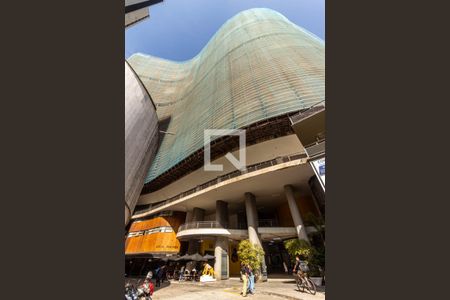 Apartamento à venda com 214m², 4 quartos e 1 vaga Apartamento à venda com 214m², 4 quartos e 1 vagaFachada