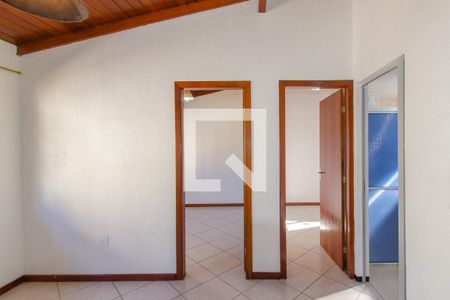 Sala e cozinha de apartamento para alugar com 2 quartos, 42m² em Rio Tavares, Florianópolis