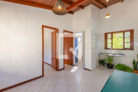 Sala e cozinha de apartamento para alugar com 2 quartos, 42m² em Rio Tavares, Florianópolis