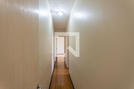 Corredor de apartamento para alugar com 2 quartos, 62m² em Grajaú, Rio de Janeiro