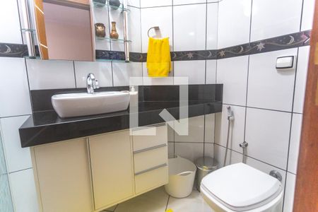 Banheiro suíte 1 de casa à venda com 3 quartos, 170m² em Nova Petrópolis, São Bernardo do Campo