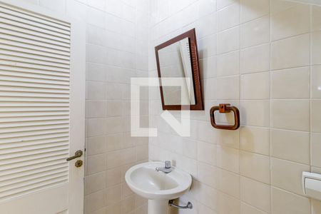 Lavabo de casa para alugar com 4 quartos, 210m² em Jardim Maria Estela, São Paulo