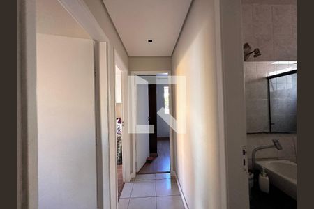 Corredor de apartamento para alugar com 3 quartos, 80m² em Sagrada Família, Belo Horizonte