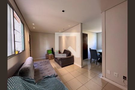 Sala de apartamento para alugar com 3 quartos, 80m² em Sagrada Família, Belo Horizonte