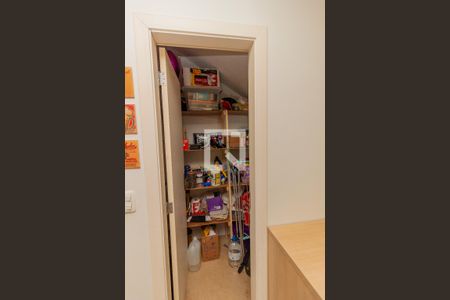 Casa de condomínio à venda com 102m², 3 quartos e 2 vagas Casa de condomínio à venda com 102m², 3 quartos e 2 vagasDespensa