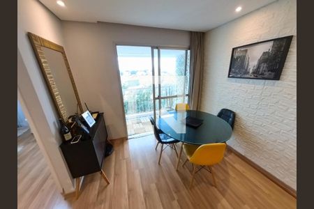 Sala de Estar  de apartamento para alugar com 2 quartos, 64m² em Jardim Mariliza, São Paulo