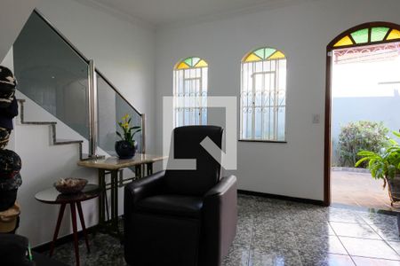 Sala 1 de casa à venda com 3 quartos, 192m² em São Marcos, Belo Horizonte