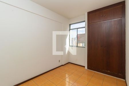Quarto 1 de apartamento à venda com 2 quartos, 62m² em Santo Antônio, Belo Horizonte