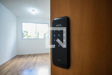 Fechadura eletrônica de apartamento para alugar com 2 quartos, 48m² em Parque Reboucas, São Paulo