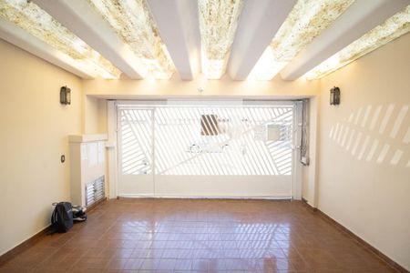 Garagem de casa para alugar com 4 quartos, 150m² em Jardim Ester Yolanda, São Paulo