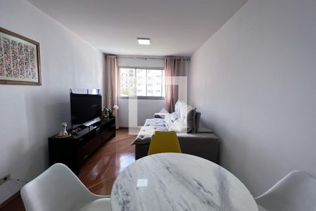 Sala de apartamento para alugar com 3 quartos, 70m² em Indianópolis, São Paulo