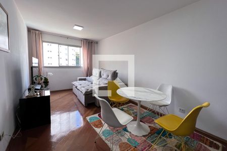 Sala de apartamento para alugar com 3 quartos, 70m² em Indianópolis, São Paulo