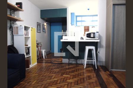 Quarto/Sala de kitnet/studio à venda com 1 quarto, 59m² em Humaitá, Rio de Janeiro