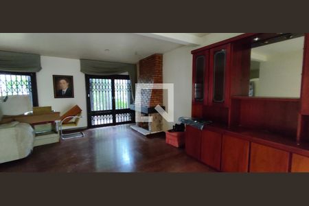 Sala de casa à venda com 2 quartos, 300m² em Teresópolis, Porto Alegre