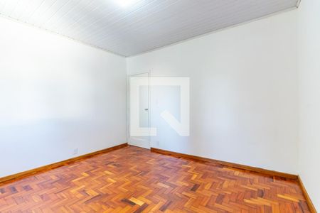 Quarto 2 de casa para alugar com 2 quartos, 160m² em Vila Erna, São Paulo