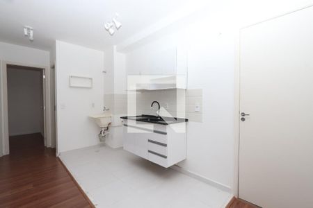 Cozinha de apartamento para alugar com 2 quartos, 38m² em Cidade Satélite Santa Bárbara, São Paulo