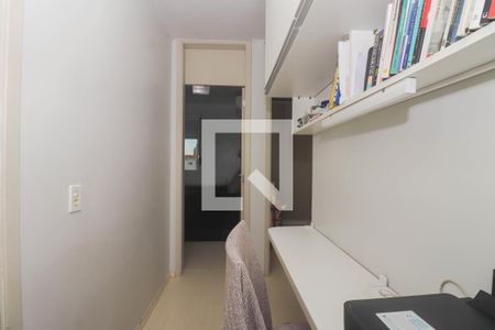 Escritório de apartamento à venda com 3 quartos, 67m² em Humaitá, Porto Alegre