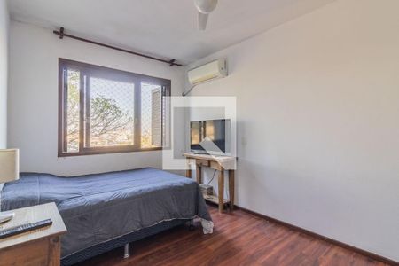 Dormitório de apartamento à venda com 3 quartos, 238m² em Vila Jardim, Porto Alegre