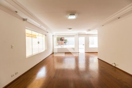 Casa de condomínio à venda com 400m², 5 quartos e 4 vagasSala