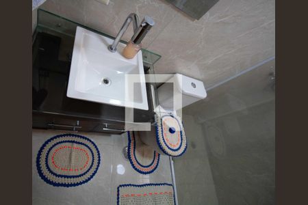 banheiro 1 de casa de condomínio à venda com 4 quartos, 190m² em Parque Imperial, São Paulo