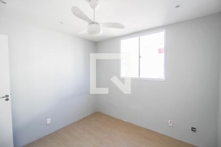 Quarto 1 de apartamento para alugar com 2 quartos, 56m² em Jardim Jasmim, Nova Iguaçu