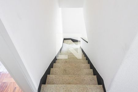 Escada de casa à venda com 4 quartos, 190m² em Jardim das Bandeiras, São Paulo