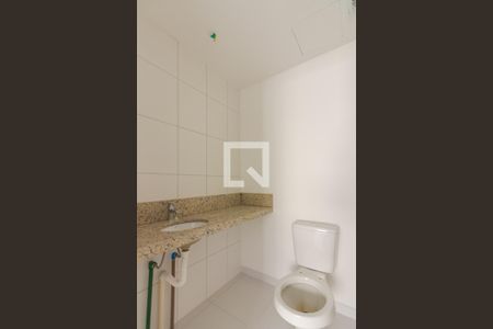 Banheiro suite de apartamento à venda com 2 quartos, 64m² em Bom Jesus, Porto Alegre