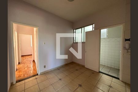 Cozinha de apartamento para alugar com 3 quartos, 85m² em Santo Antônio, Belo Horizonte