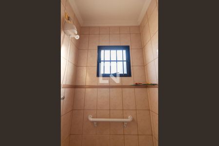 Banheiro  de casa à venda com 3 quartos, 150m² em Pestana, Osasco