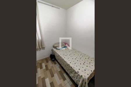 Quarto 2 de apartamento para alugar com 2 quartos, 46m² em Parque Assuncao, Taboão da Serra