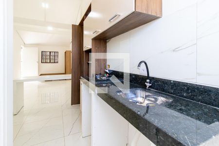 Cozinha e Área de Serviço de casa para alugar com 2 quartos, 35m² em Portão, Curitiba