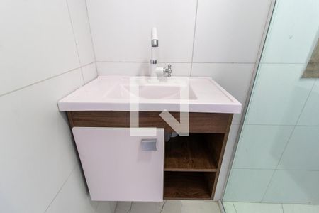 Detalhe do banheiro de casa para alugar com 1 quarto, 35m² em Portão, Curitiba