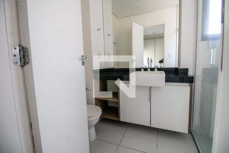 Banheiro de kitnet/studio para alugar com 1 quarto, 63m² em Vila Olímpia, São Paulo