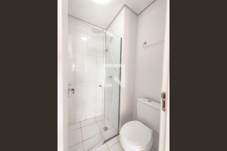 Banheiro de kitnet/studio para alugar com 1 quarto, 22m² em Iguatemi, Ribeirão Preto