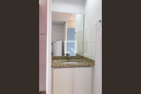 Banheiro de kitnet/studio para alugar com 1 quarto, 22m² em Iguatemi, Ribeirão Preto